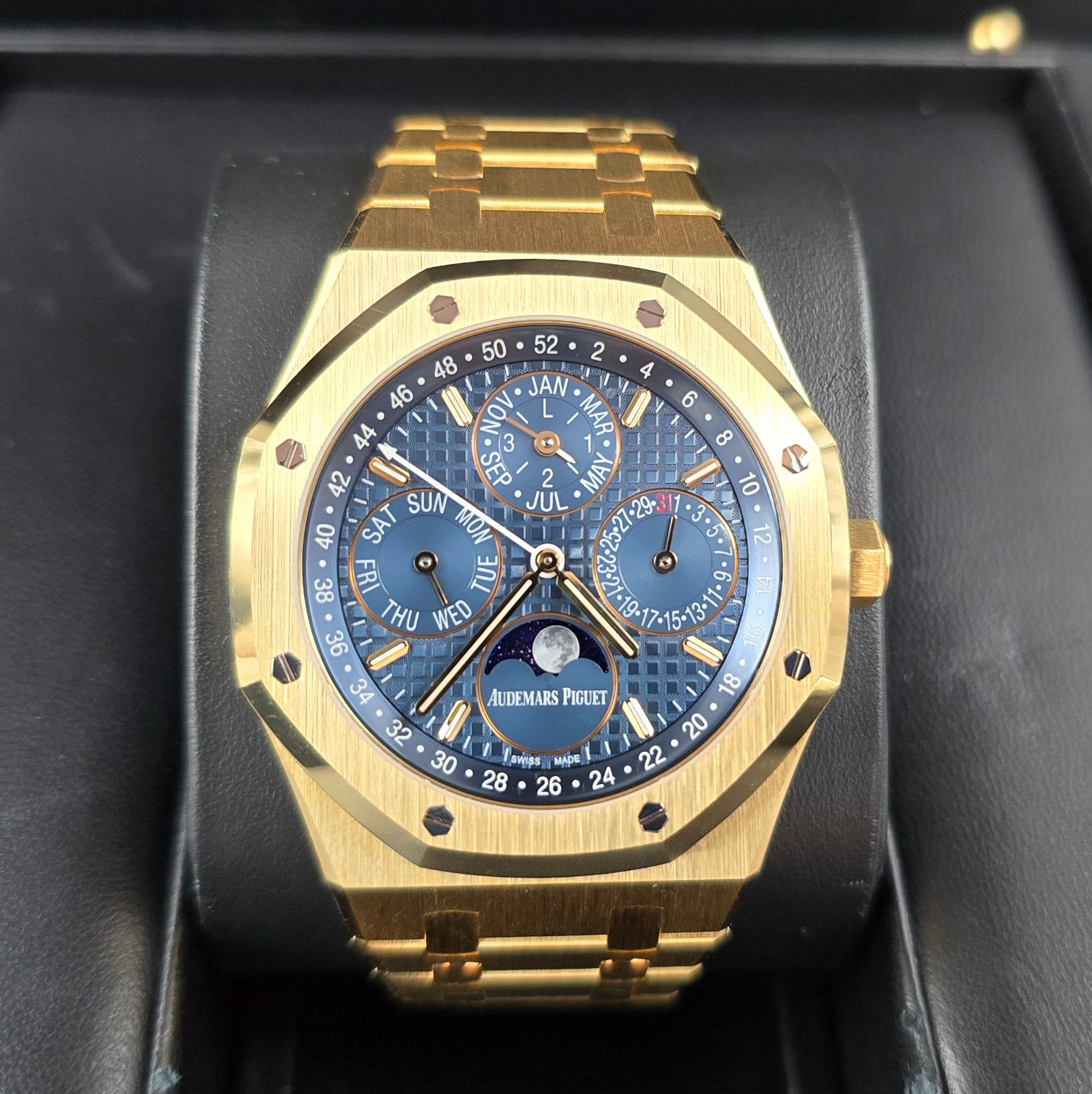 Audemars Piguet Royal Oak Perpetual Calendar 18k Yellow Gold With Original Box And Papers - Chronologic