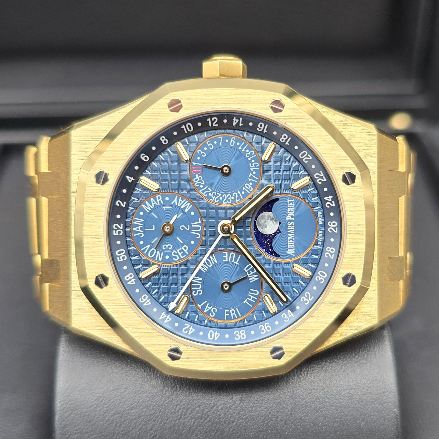 Audemars Piguet Royal Oak Perpetual Calendar 18k Yellow Gold With Original Box And Papers - Chronologic