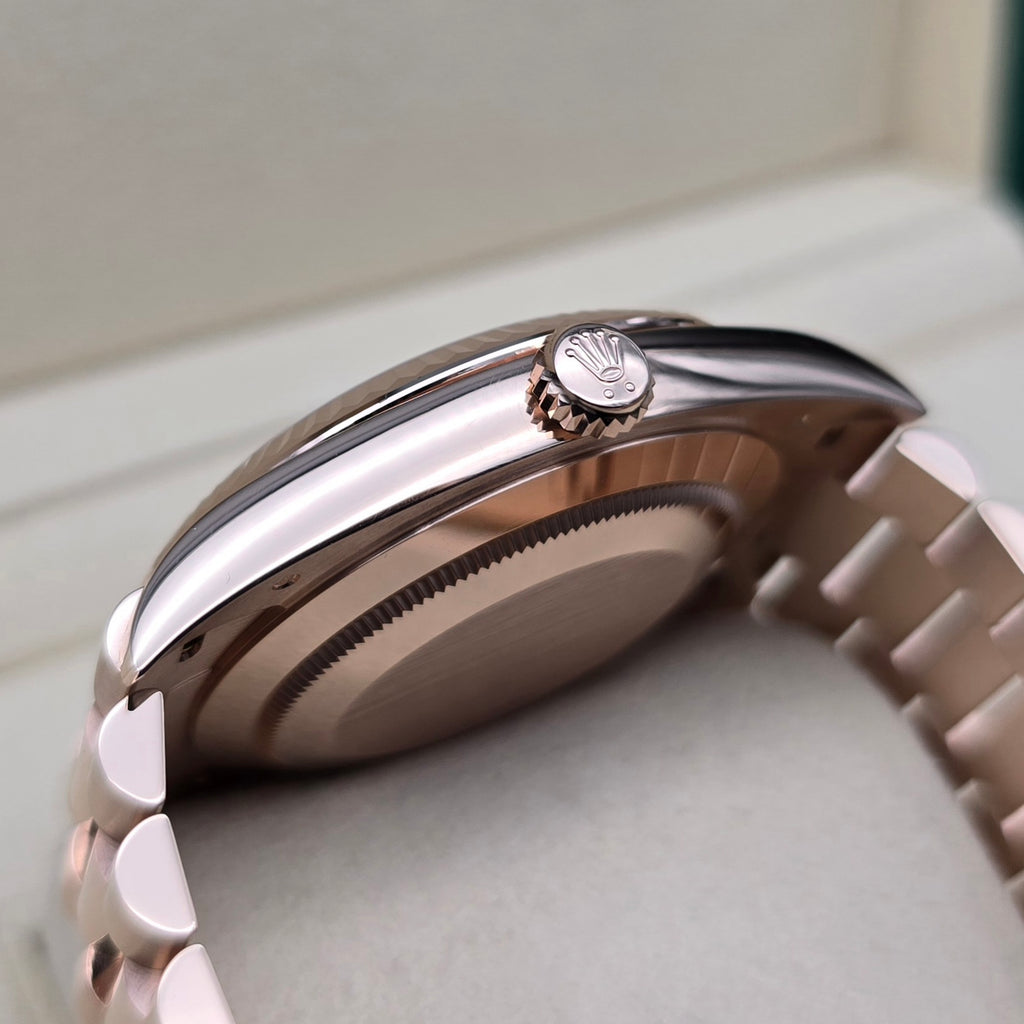 Rolex Day - Date 40 Extremely Rare Factory Eisenkiesel Stone Dial With Diamond Markers Complete Set - Chronologic